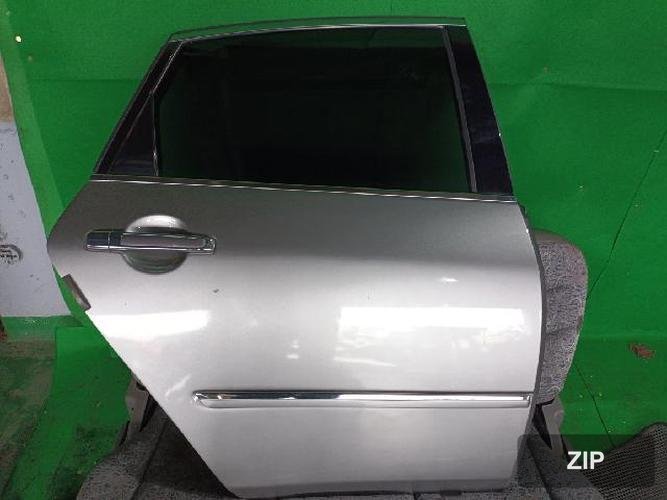 Infiniti M 2008 — дверь задняя правая
