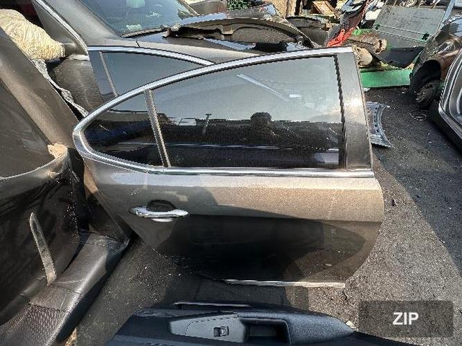 Kia K7 2010 — дверь задняя правая