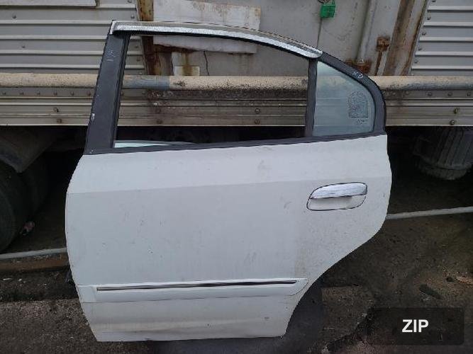 Hyundai Avante 2000 — дверь задняя левая