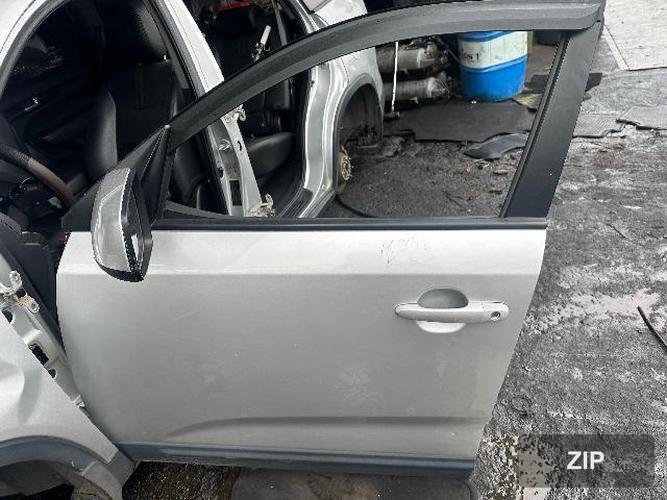 Kia Sorento 2011 — дверь задняя левая