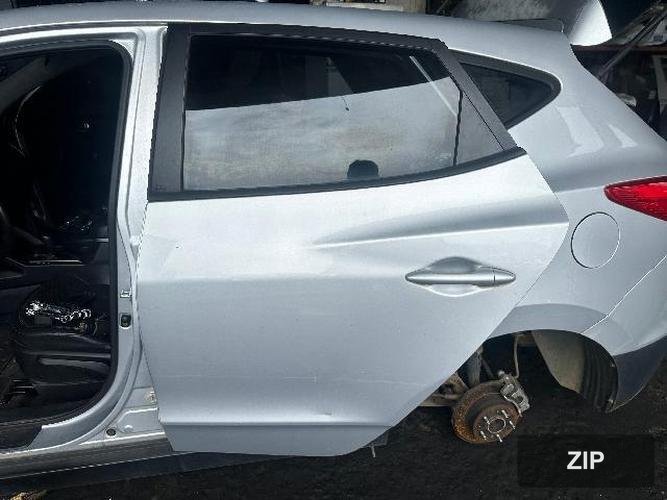 Hyundai Tucson 2013 — дверь задняя левая