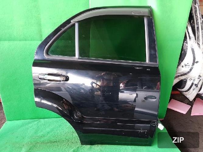 Kia Sorento 2007 — дверь задняя правая 4D