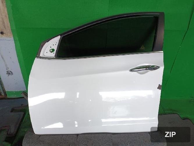 Hyundai i30 2012 — передняя дверь левая