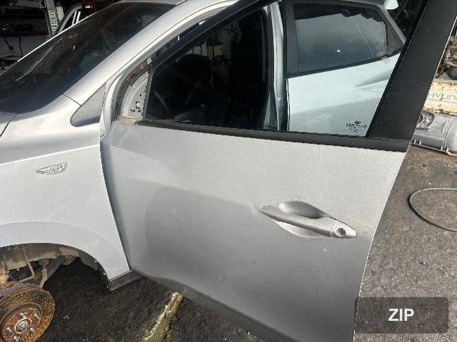 Hyundai Tucson 2013 — передняя дверь левая