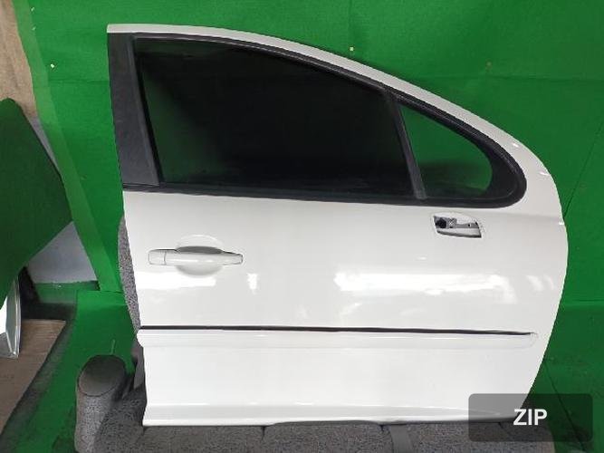 Peugeot 207 2011 — передняя дверь правая