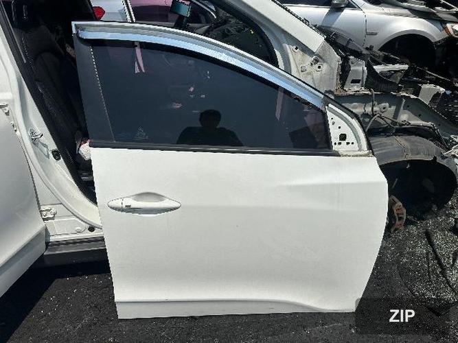 Hyundai Tucson 2013 — передняя дверь правая