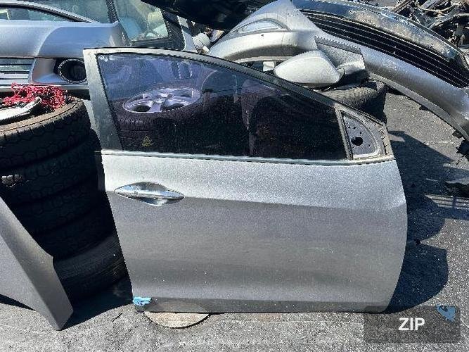 Hyundai i30 2012 — правая передняя дверь