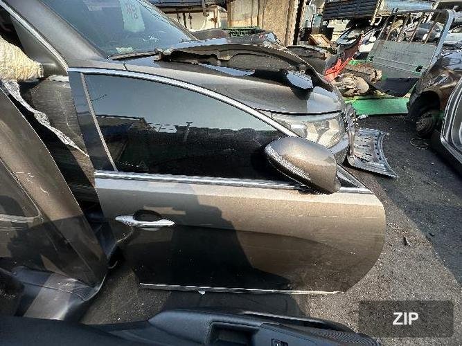 Kia K7 2010 — дверь передняя правая