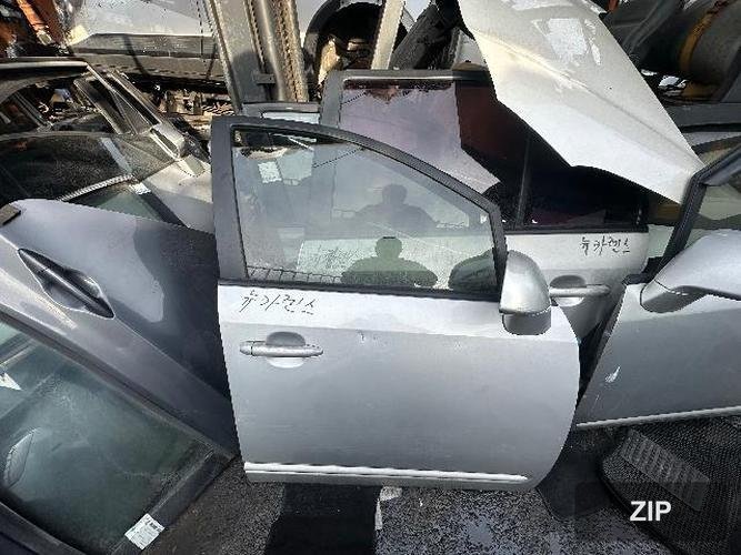 Kia Carens 2010 — передняя дверь правая