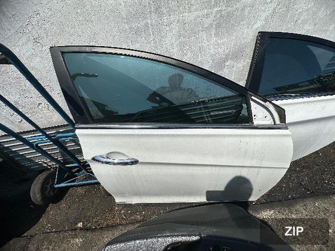 Hyundai Sonata 2014 — передняя дверь правая