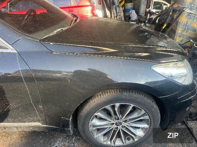 Hyundai Genesis 2009 — крыло правое