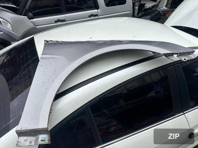 Hyundai Sonata 2011 — крыло правое