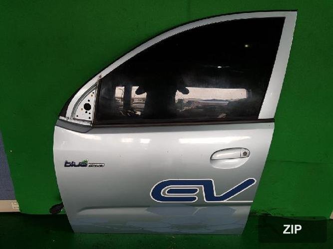Hyundai Blueon 2011 — передняя дверь левая 760030X020