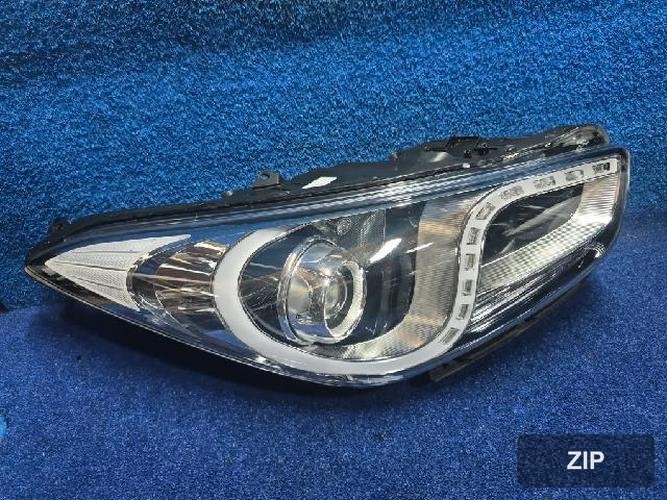 Hyundai i40 2012 — фара правая (HID)