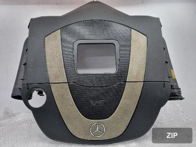 Mercedes-Benz E-Class 2011 — крышка двигателя A 273 090 09 01