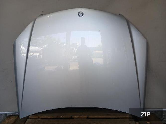 Mercedes-Benz C-Class W204 2010 — капот