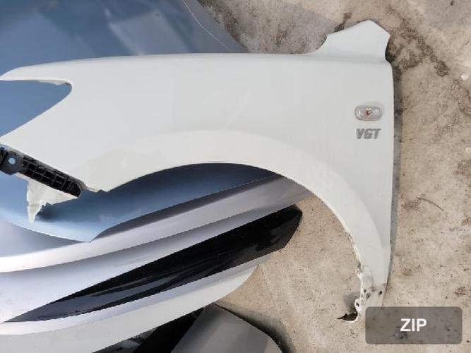 Hyundai Santa Fe 2006 — крыло левое
