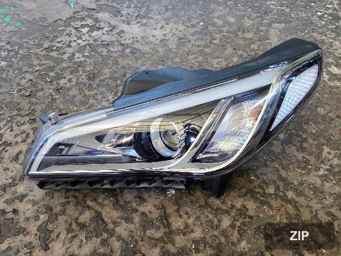 Hyundai Sonata 2015 — фара левая галоген