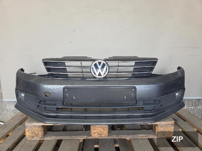 Volkswagen Jetta 2015 — передний бампер