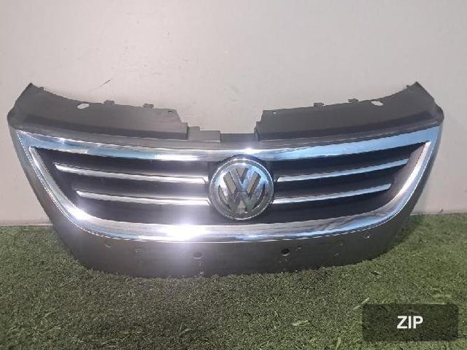 Volkswagen CC 2009 — решётка радиатора 1