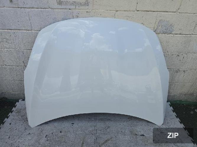 Nissan Altima 2011 — капот