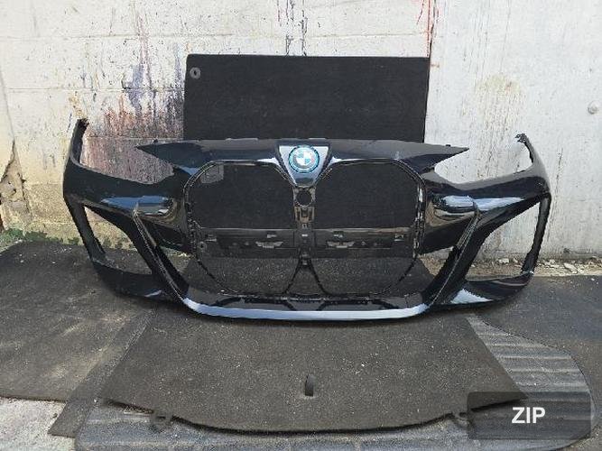 BMW i4 2023 — передний бампер