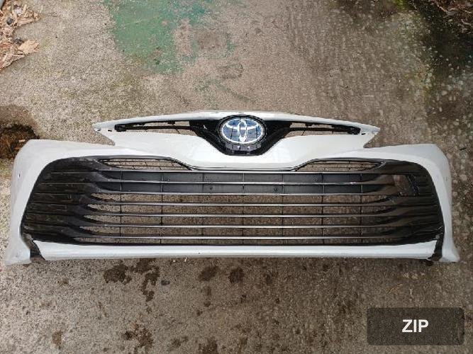 Toyota Camry 2019 — передний бампер