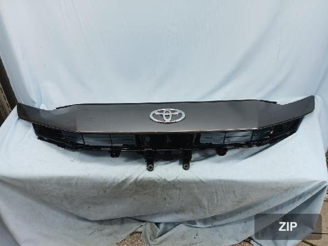 Toyota Camry 2025 — передний бампер 2
