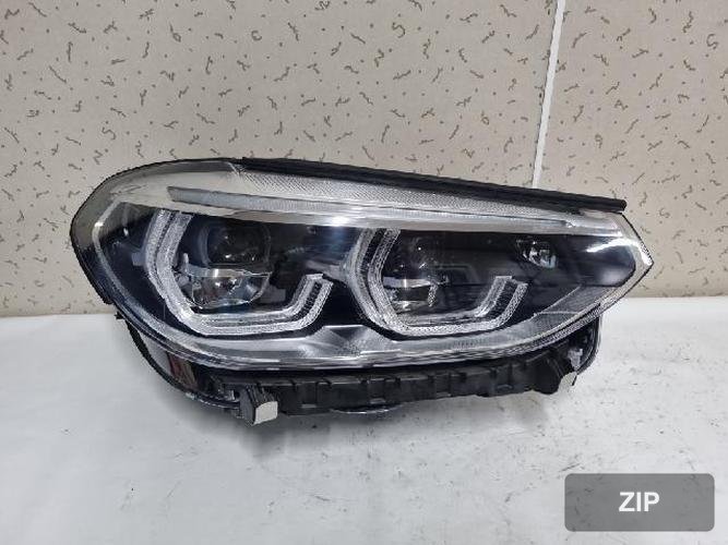 BMW X3 2020 — фара головного света правая 63118739654