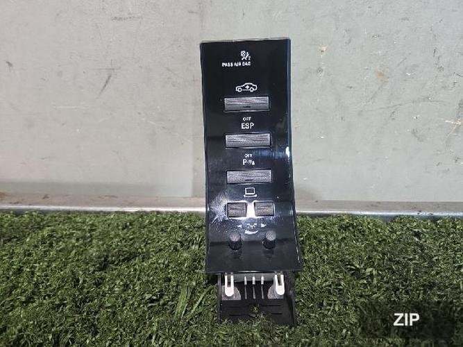 Mercedes-Benz S-Class 2006 — кнопка/переключатель ESP A221 820 29 10