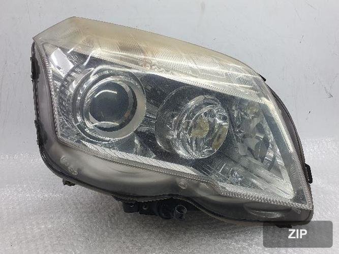 Mercedes-Benz GLK 2010 — фара передняя правая