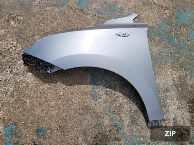 Hyundai Tucson 2010 — крыло левое