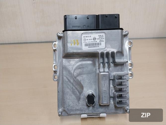 SsangYong Rexton 2018 — блок управления двигателем ECU 6725402332