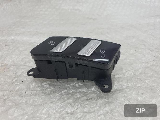 Mercedes-Benz S-Class 2011 — кнопка/выключатель дверной блокировки A2218213051
