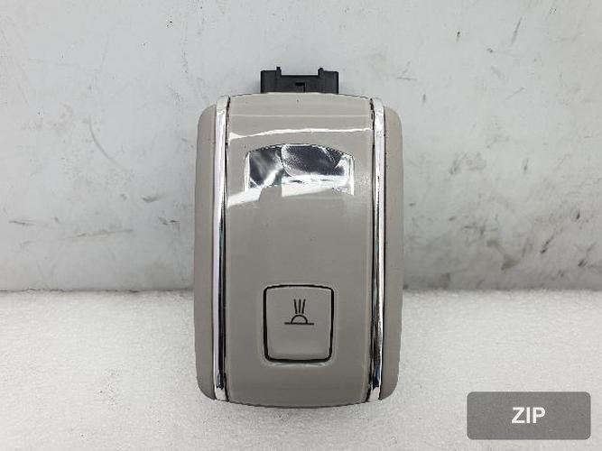 Citroën C4 2015 — плафон салона 96708 801 77