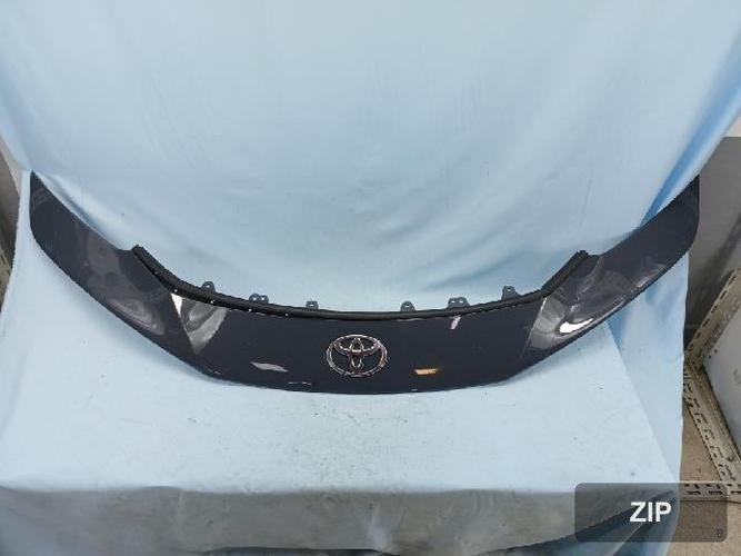 Toyota Prius 2024 — передний бампер, правый