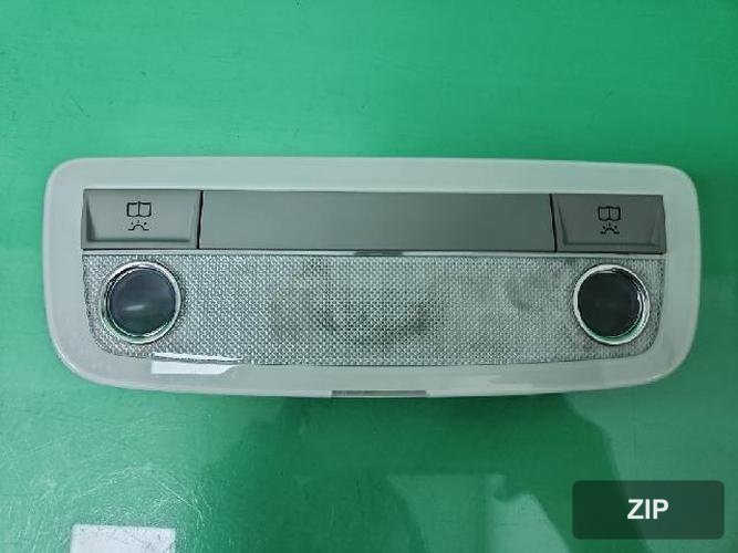 Mercedes-Benz GLK-Class 2011 — салонный светильник 1