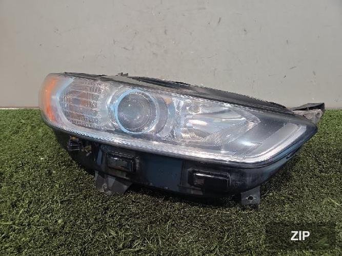 Ford Fusion 2014 — фара правая DS73 13W029 CD