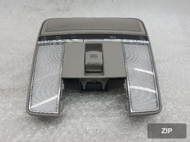 Mercedes-Benz S-Class 2006 — салонный светильник A221 870 96 26