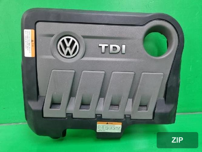 Volkswagen Jetta 2013 — крышка двигателя