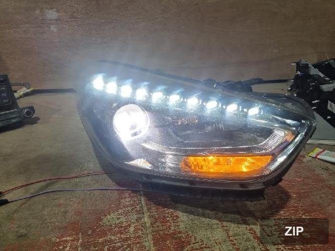 Hyundai i40 2016 — фара правая (HID)