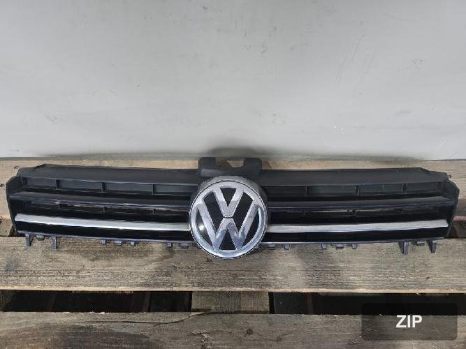 Volkswagen Golf 2015 — решётка радиатора 5G0853653