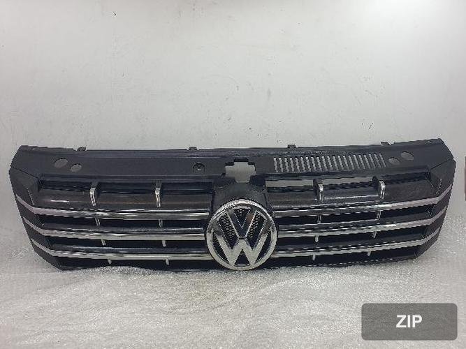 Volkswagen Passat 2015 — решётка радиатора 561 853 651 B