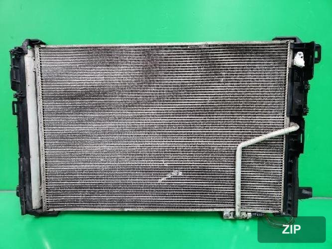 Mercedes-Benz GLK-класс 2011 — конденсатор кондиционера 2045000654