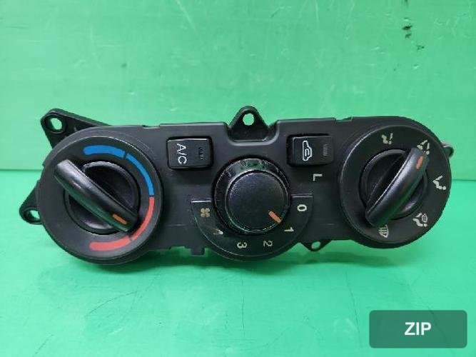 Hyundai Porter 2013 — переключатель управления отопителем/кондиционером 97250-4F 2
