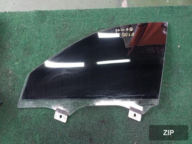 Audi A8 2021 — стекло 4N0845021B