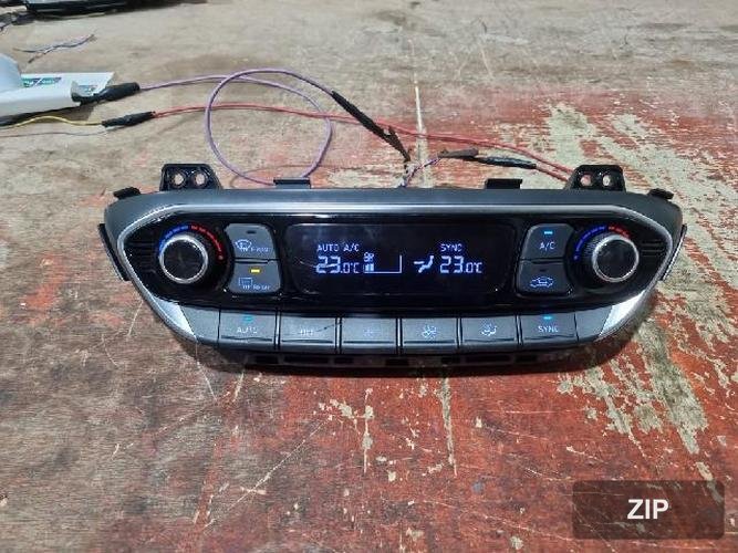 Hyundai i30 2019 — блок управления кондиционером 97250-G3200