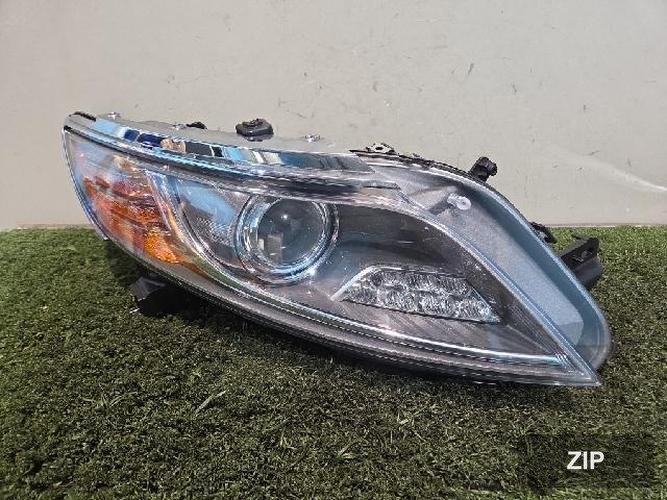 Ford MKS 2013 — фара правая DA5Z 13003 A