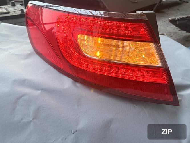 Hyundai Grandeur 2012 — противотуманный фонарь левый