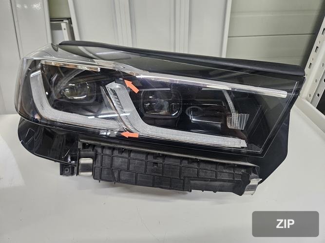 BMW 5 Series 2023 — фара передняя правая 63115A38902